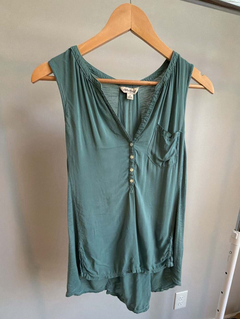 Lucky Brand Green Sleeveless Button Front Tank Top with Pocket Size S